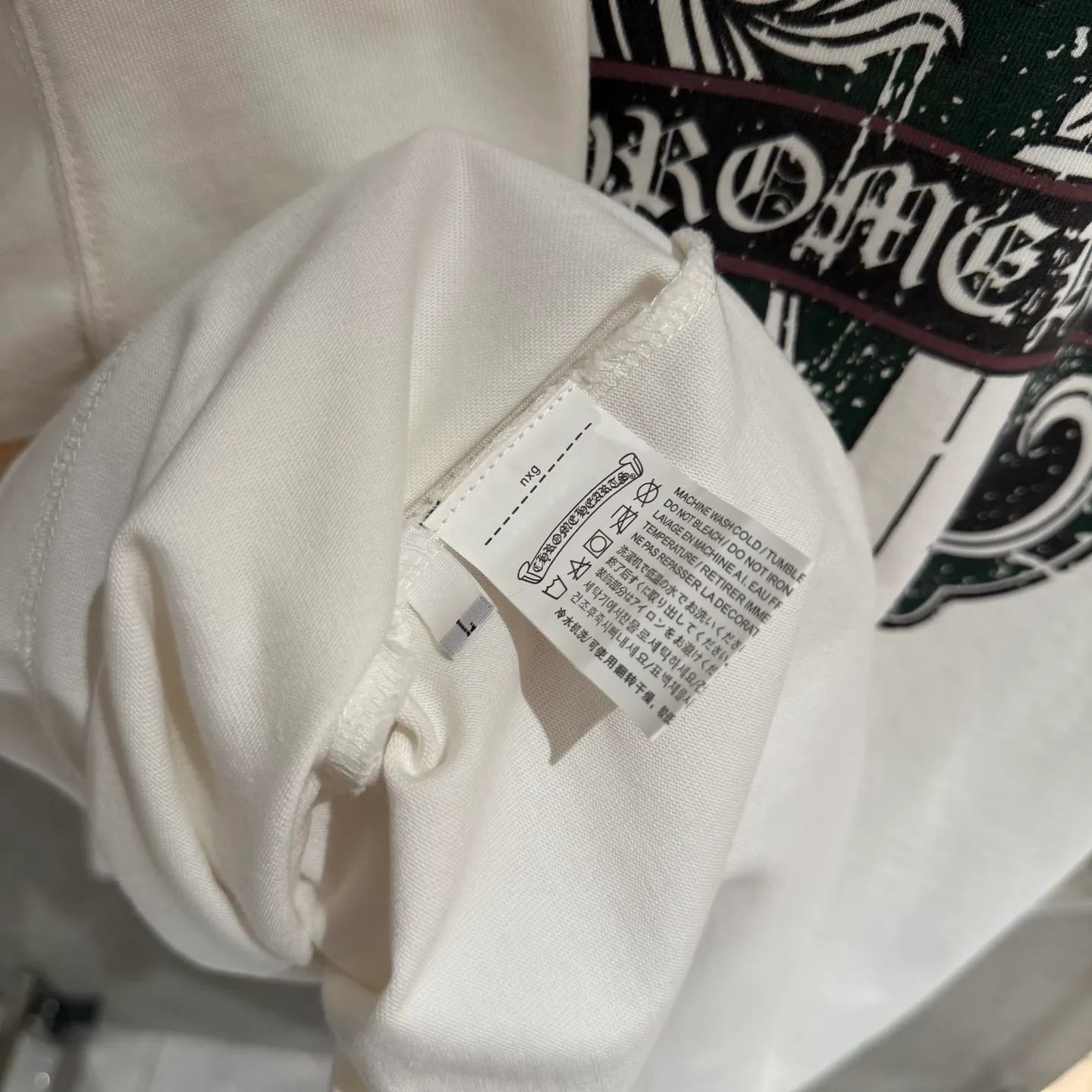 🅿️330 [Strict quality control] CH Crow's popular heavyweight long-sleeved sweatshirt T-shirt. Heavy 340g double yarn fabric. Digital direct printing on the front and back. Wash the whole garment twice. Frayed and torn on all four sides. Heavy fabric. The neckline is made of icy Salona. Loose fit. Deep, wide and stylish. No deformation or shrinkage. 2 colors: black and white. Size: M-2xl